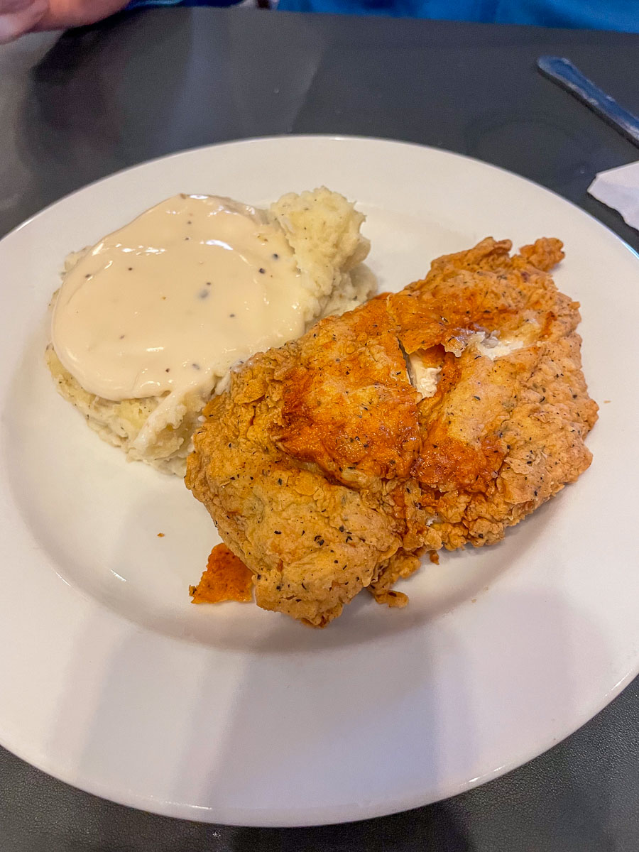 IMG_1961_2023-05-14 Eureka Springs, AR