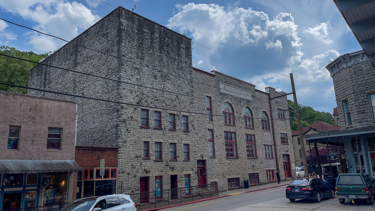 IMG_7736_2023-05-14 Eureka Springs, AR